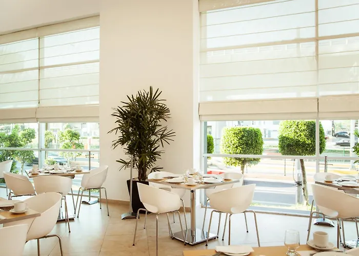 Fiesta Periferico Sur Hotel